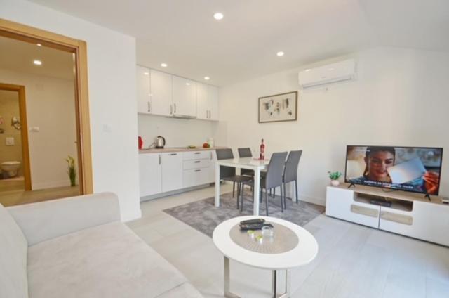 Nikola Lux Apartments Muo Экстерьер фото